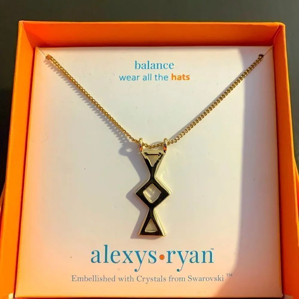 Alexys Ryan gold pendant necklace